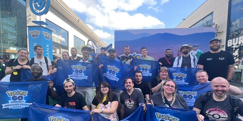 Huge group of Pokemon Go players
