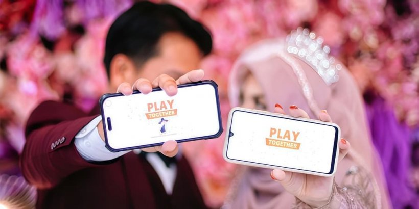 Play Together brings people together as couple who met in-game tie the knot