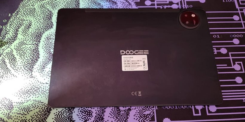 back view of a black doogee u11