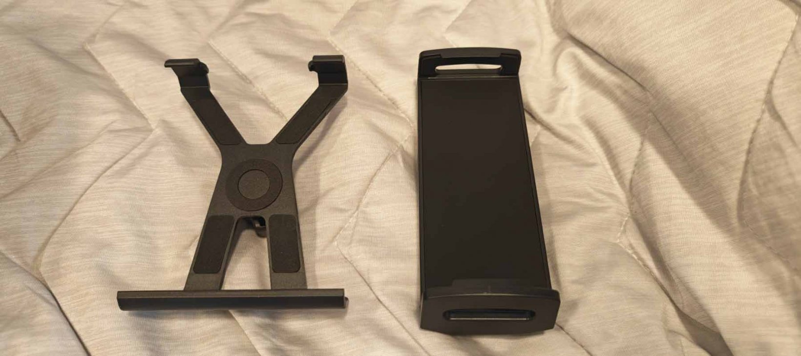 two different clamps for the lululook pillow stand