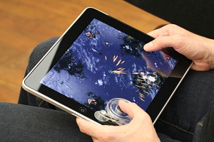 Fling stick-on controller brings physicality to iPad virtual joystick games