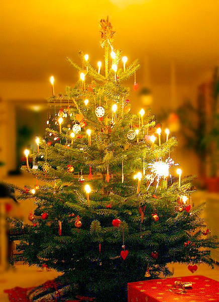 iPhone, iPad, and Android gaming offers for Advent 2010