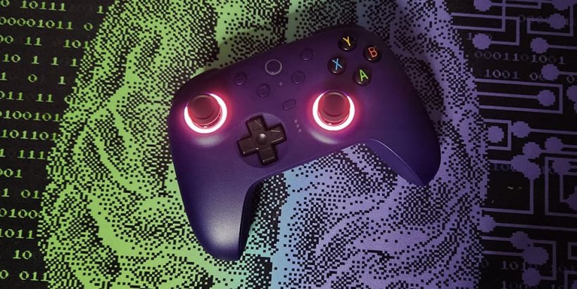 8Bitdo Untimate 2 Wireless Controller lighting up