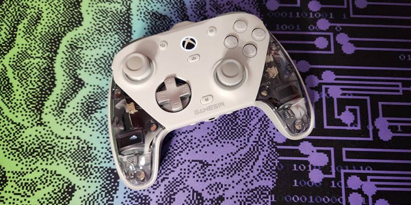 Side panels removed from the GameSir G7 Pro Controller