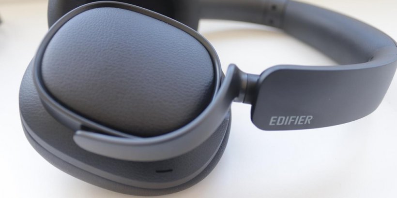 Close up of the Edifier ES850NB ears