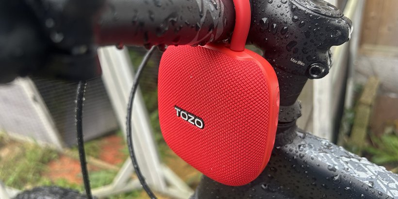 TOZO PE1 Speaker on a bike in the rain