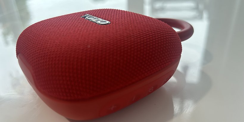 TOZO PE1 Speaker on it's side