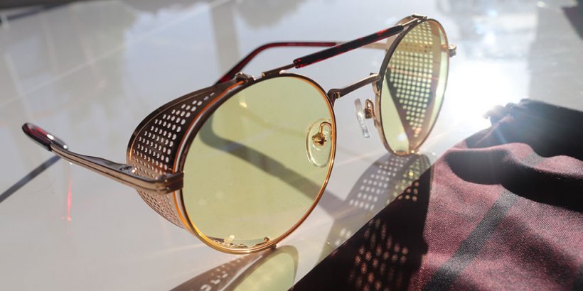 Side view of the Gunnar Borderlands 4 Moxxi Glasses