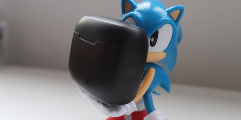 Sliding Sonic Holdems Mini holding something