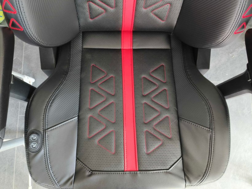 A view of the seat on the DXRacer Martian Pro