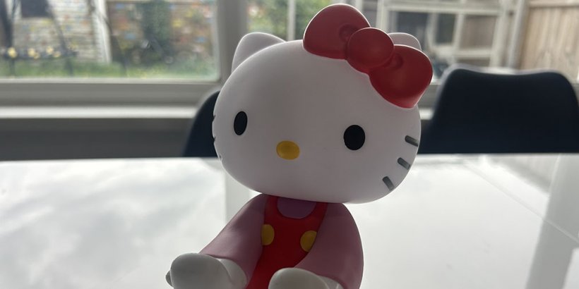 Hello Kitty Cable Guys review - "It's Giant Hello Kitty!"