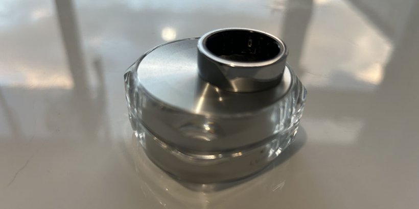 外壳上的 Luna 智能环