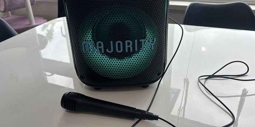 Majority Pulse 1 Speaker with light and microphone
