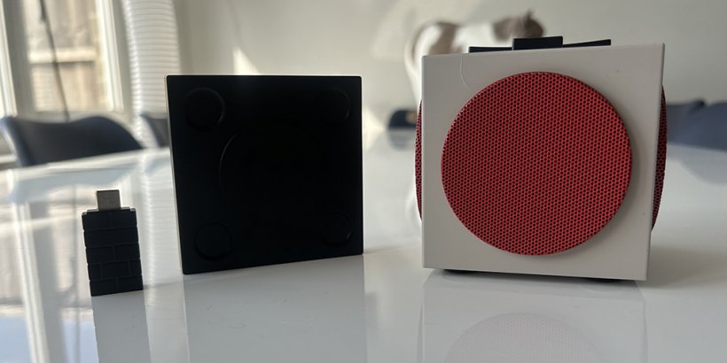 8BitDo Retro Cube 2 Speaker with all accessories