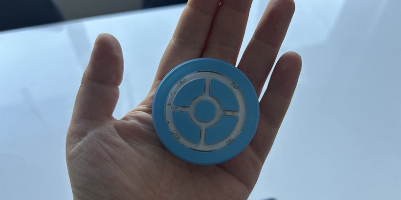 Doumon 3 pro in my hand